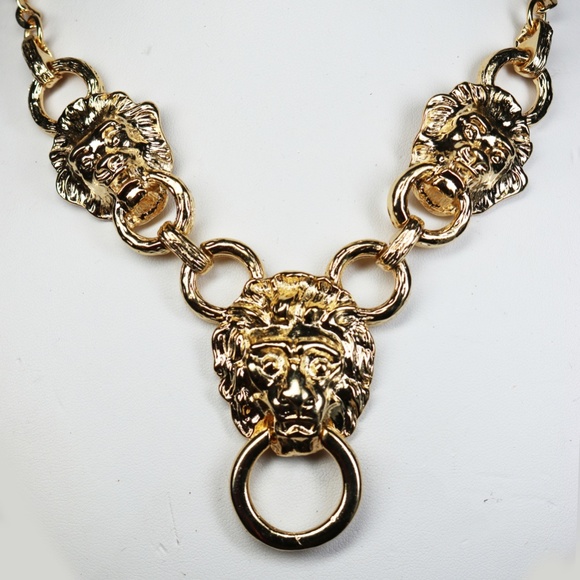 ✨ VINTAGE KJL Lion's Head Doorknocker Earrings 🌟 - Picture 15 of 16